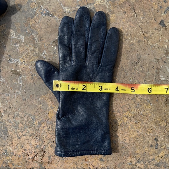 Vintage Women’s 1980s 80s Navy Blue Leather Gloves with Wool Lining - Picture 6 of 7